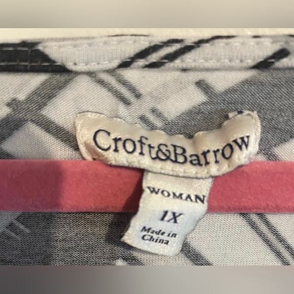 Women’s CROFT & Barrow Dressy Open Armed Top With Silver Buttons Plus size 1X - Picture 4 of 4